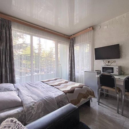 Apartment Studio Maksim Batoemi Buitenkant foto