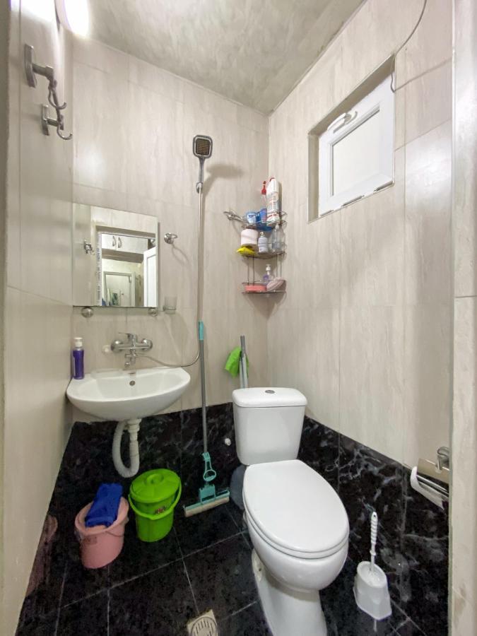 Apartment Studio Maksim Batoemi Buitenkant foto