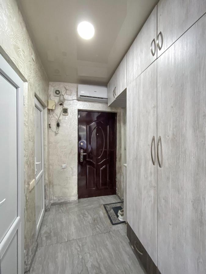 Apartment Studio Maksim Batoemi Buitenkant foto