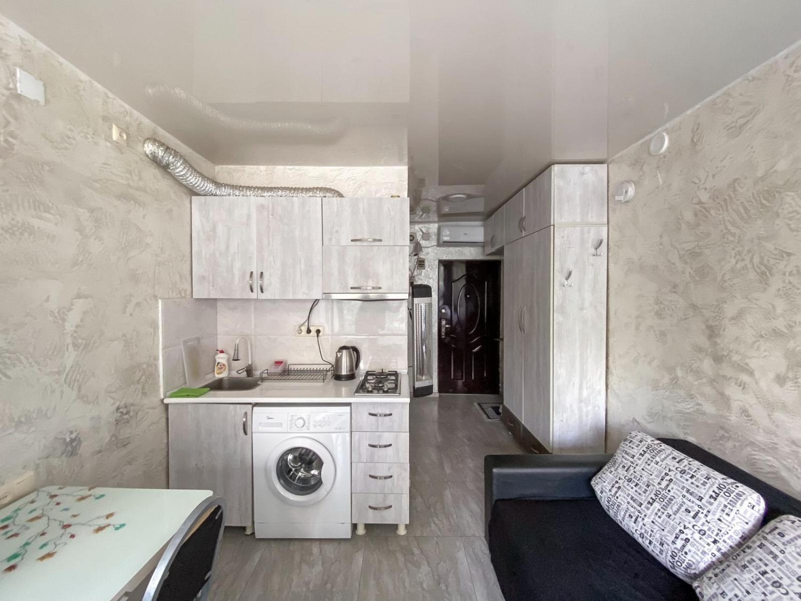Apartment Studio Maksim Batoemi Buitenkant foto